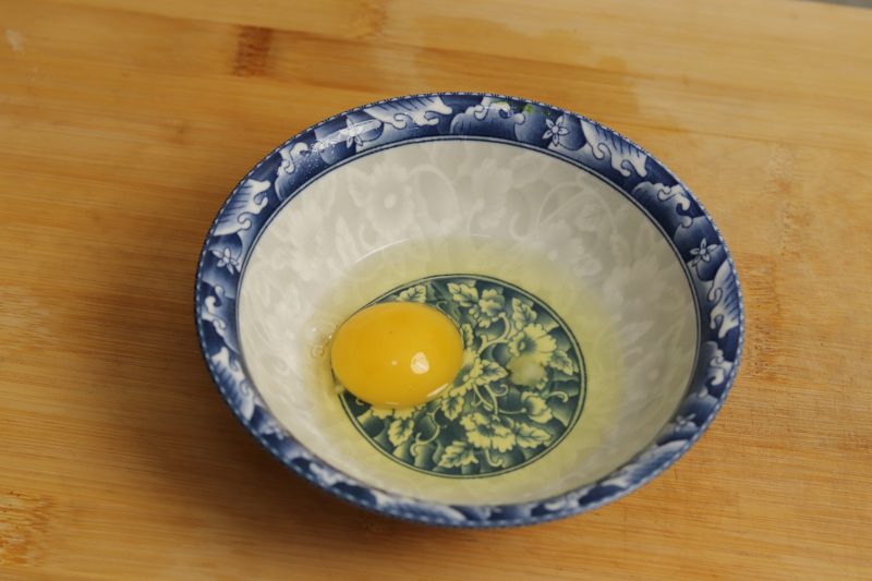 怎么煮荷包蛋（怎么样打荷包蛋不会散）-3